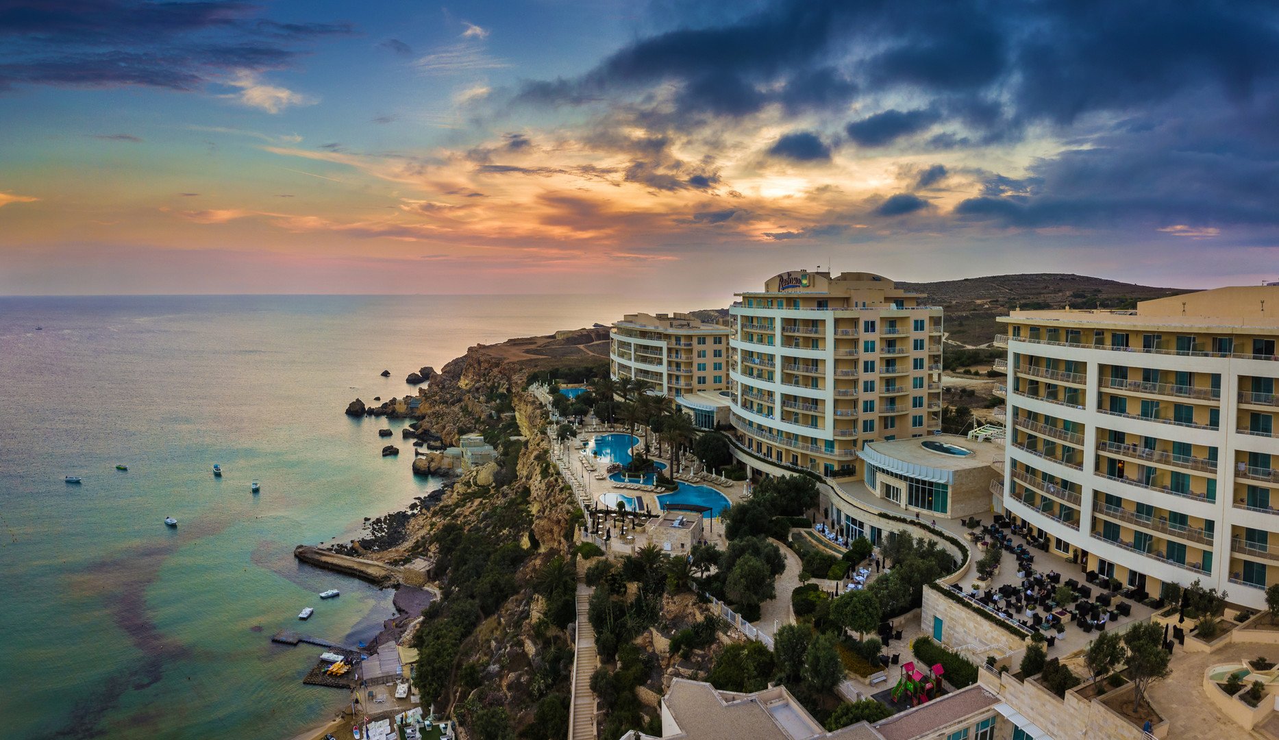 Radisson Blu Golden Sands Resort