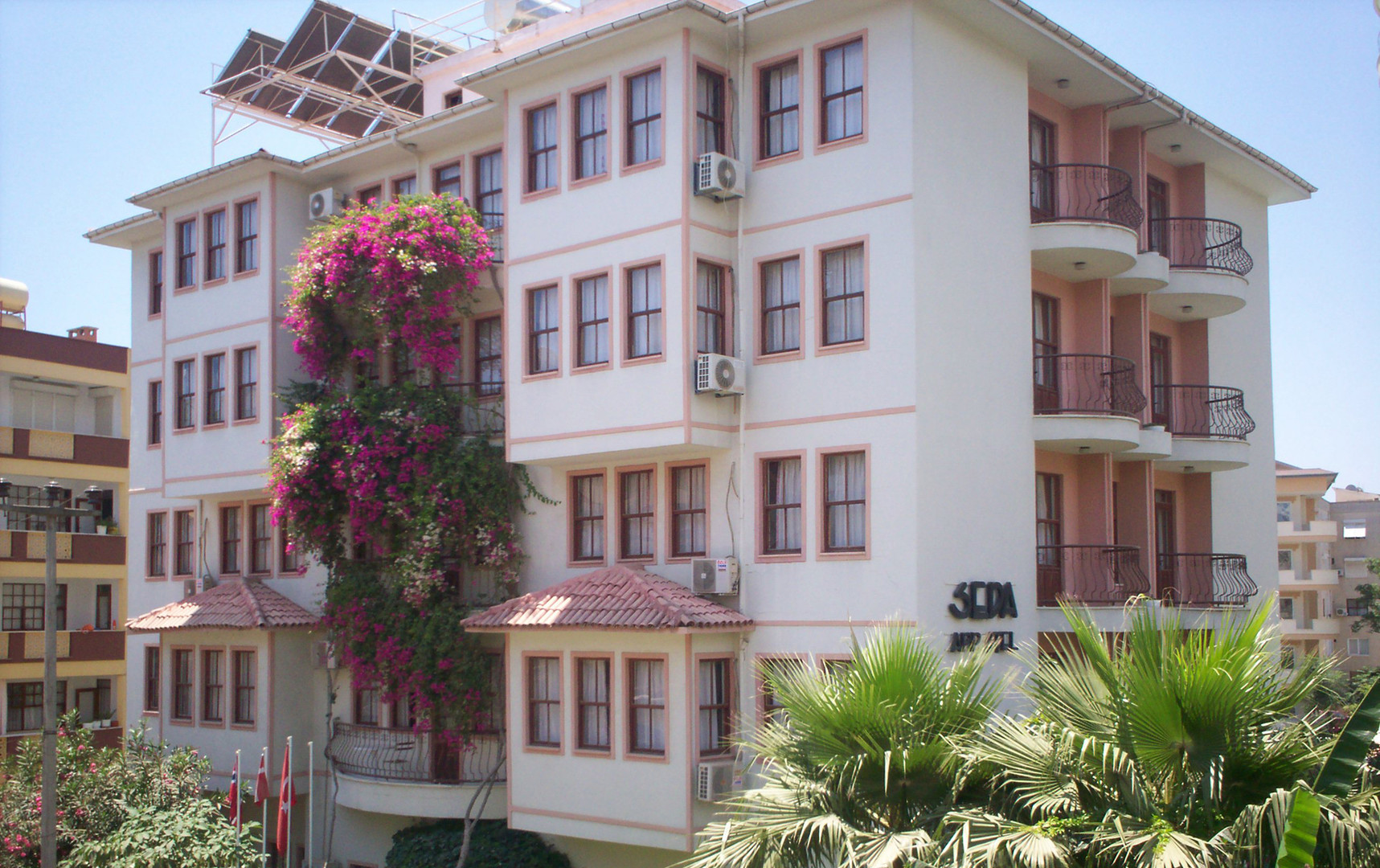 The S Apart And Suites Hotel