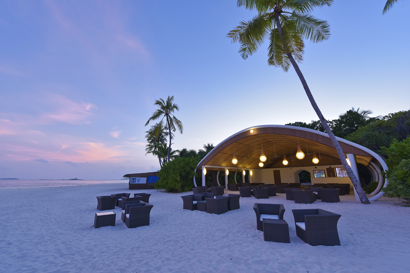 Dreamland Maldives - The Unique Sea & Lake Resort Spa – fotka 11