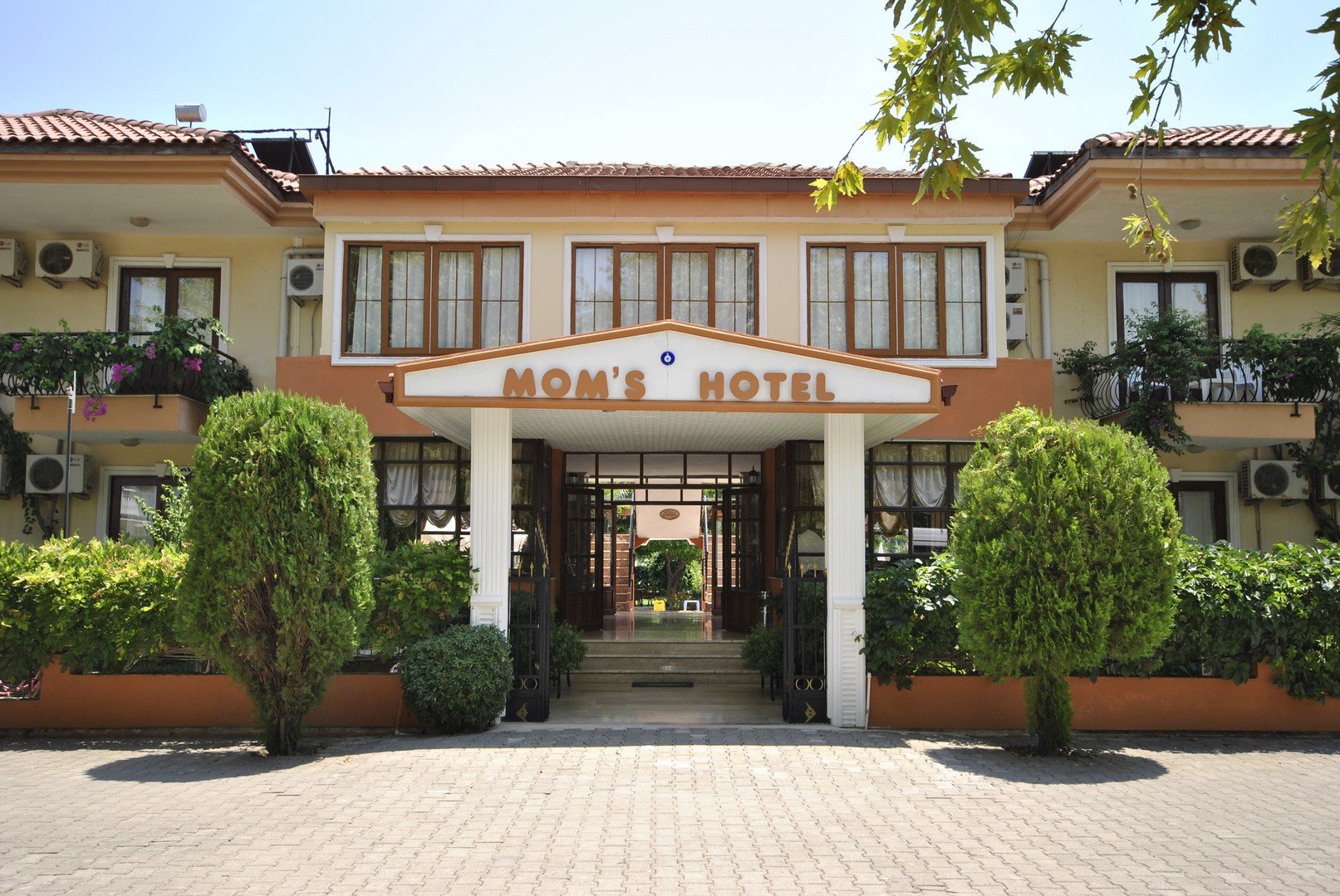 Moms Kemer – fotka 5