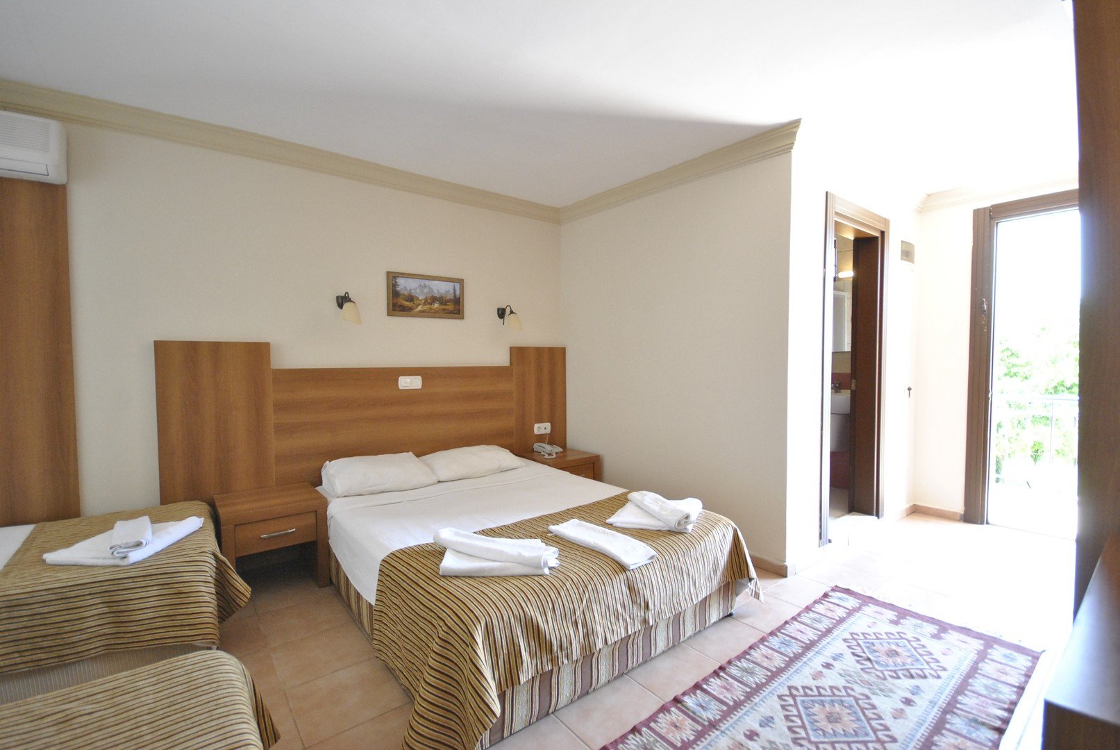 Moms Kemer – fotka 10