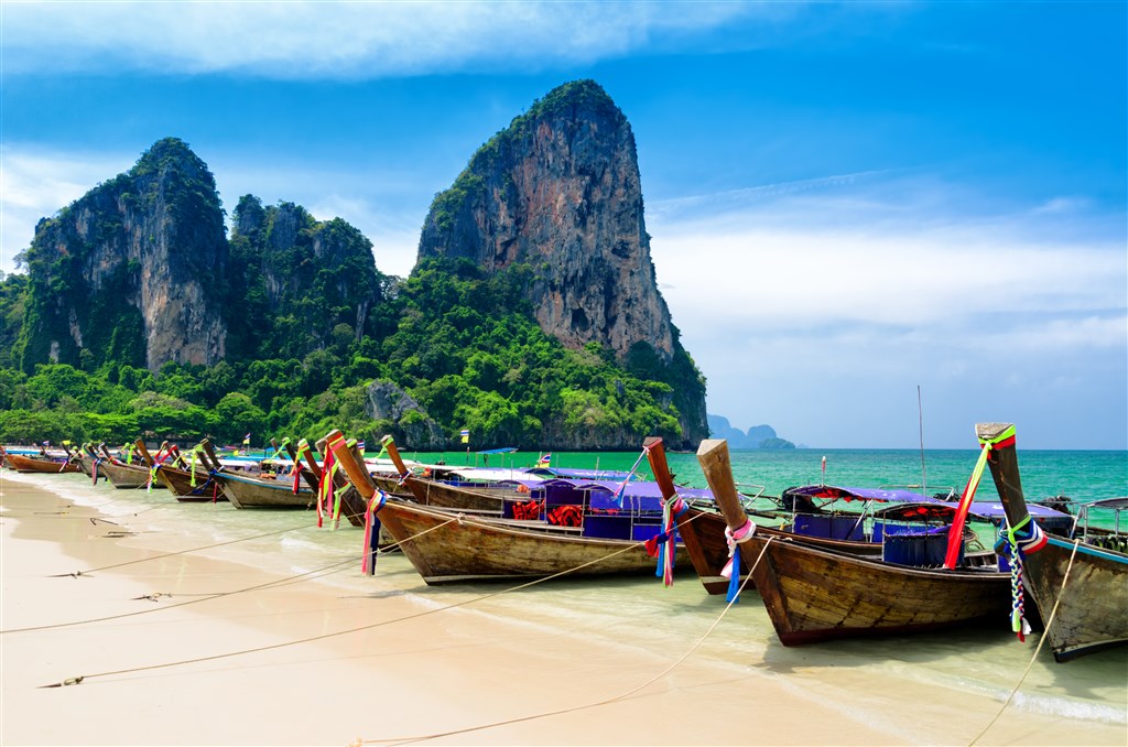 Za nejkrásnějšími památkami a plážemi Thajska