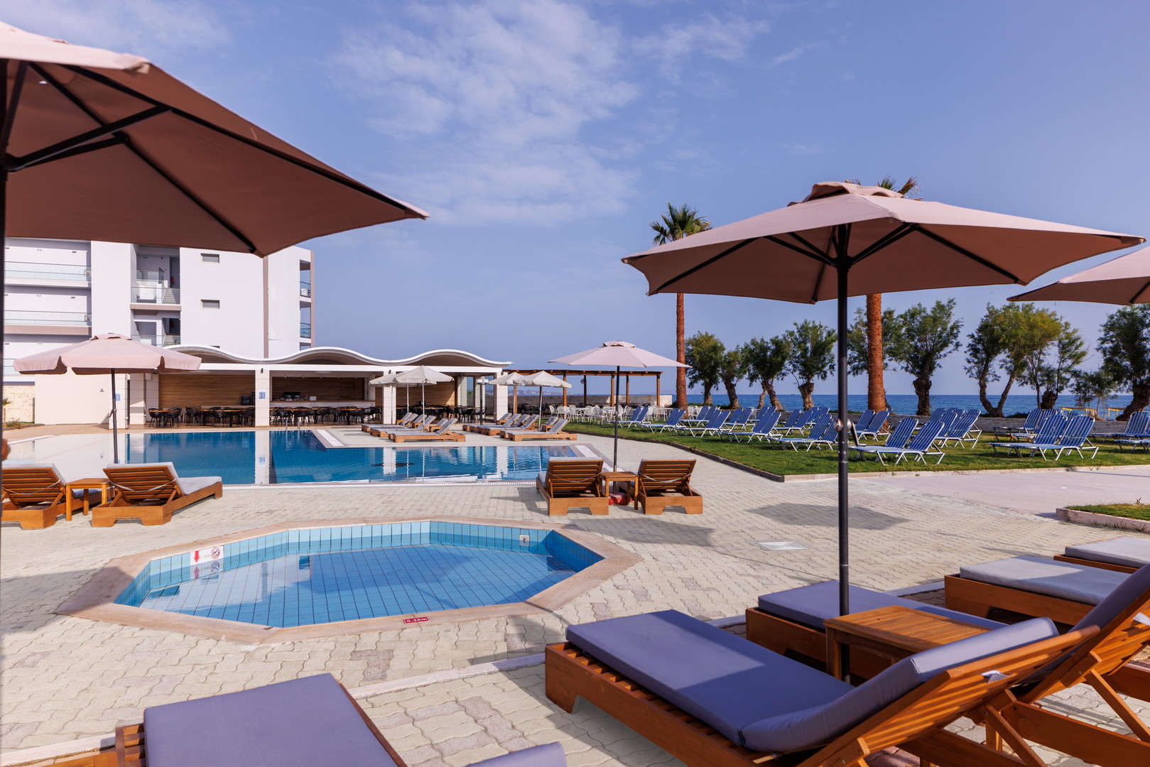 Malia Bay Beach Hotel & Bungalows 20