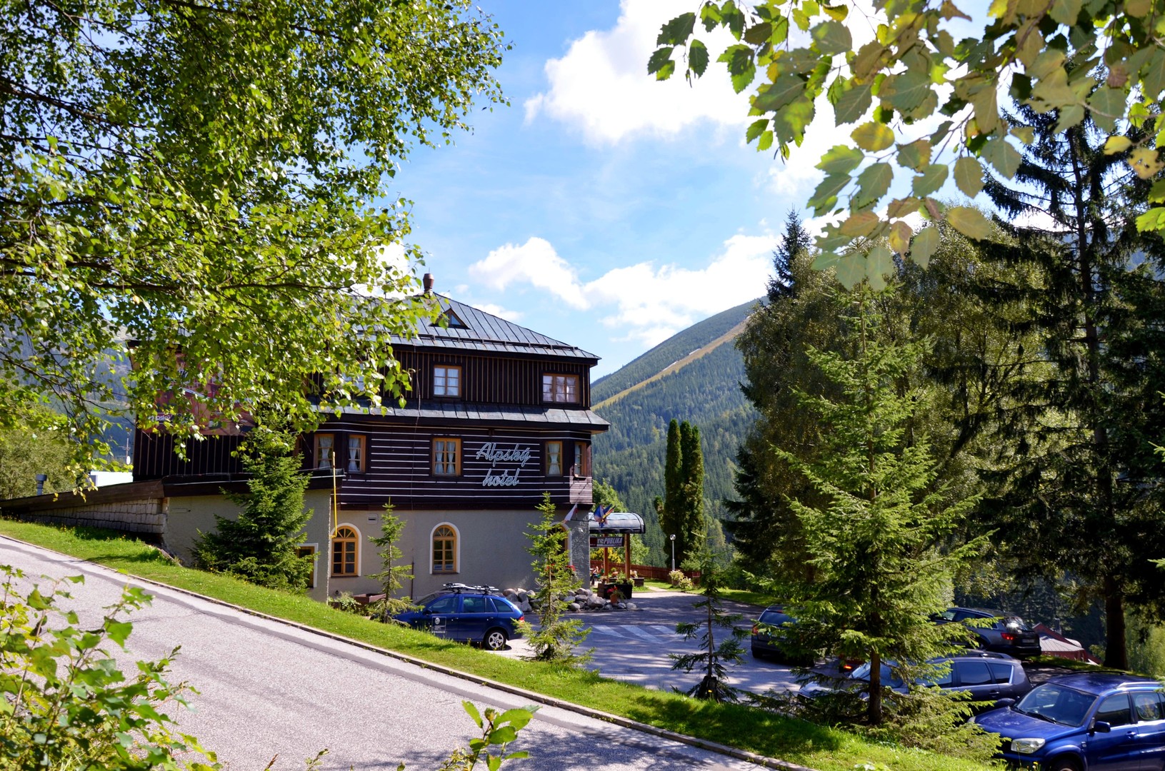 Alpský Hotel – fotka 1