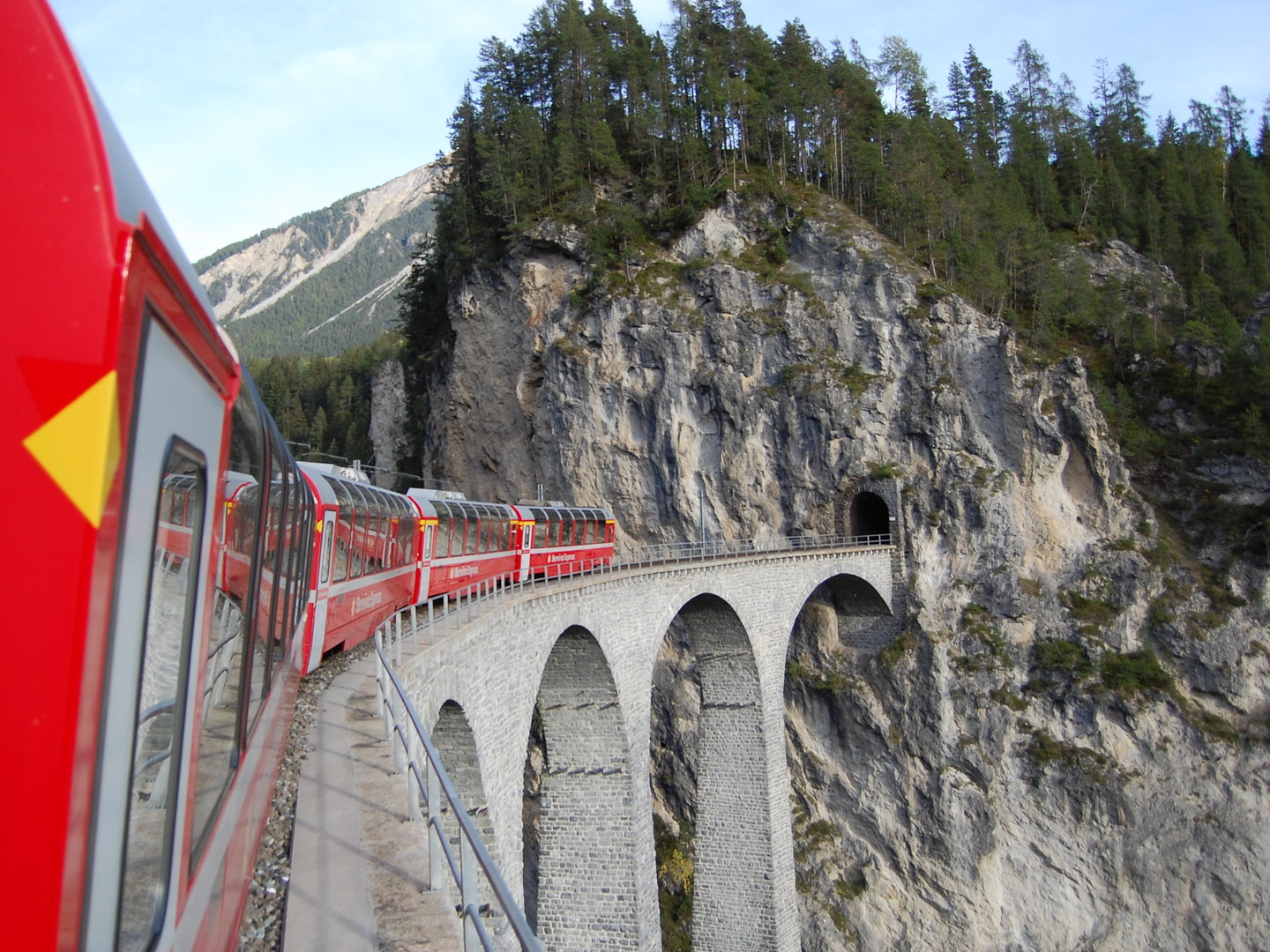 Nejkrásnější kouty Švýcarska panoramatickými drahami – fotka 3