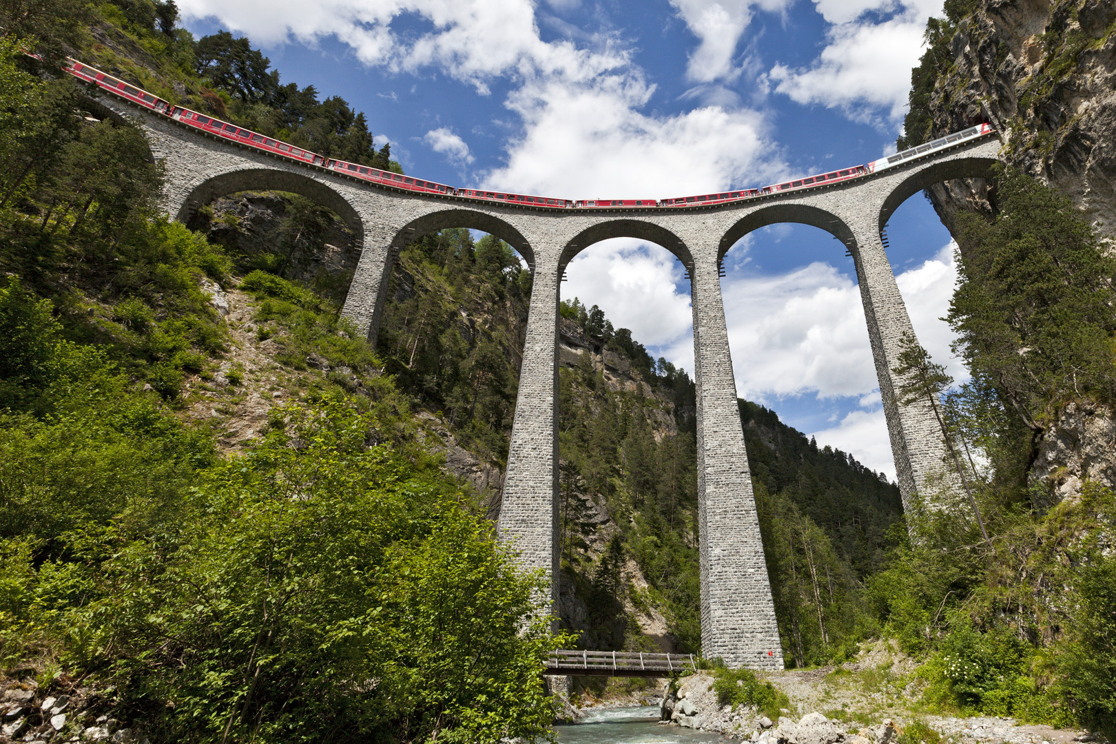 Nejkrásnější kouty Švýcarska panoramatickými drahami – fotka 8