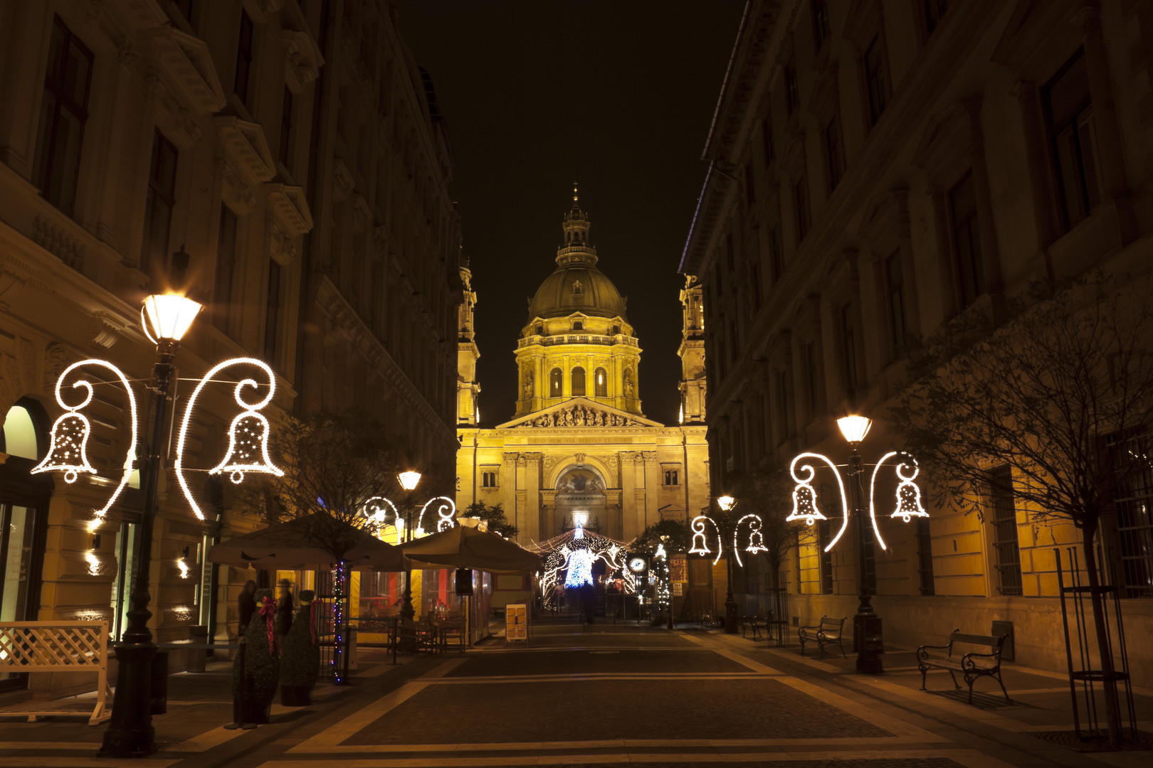 Prodloužený víkend v Budapešti s návštěvou vánočních trhů - vlakem