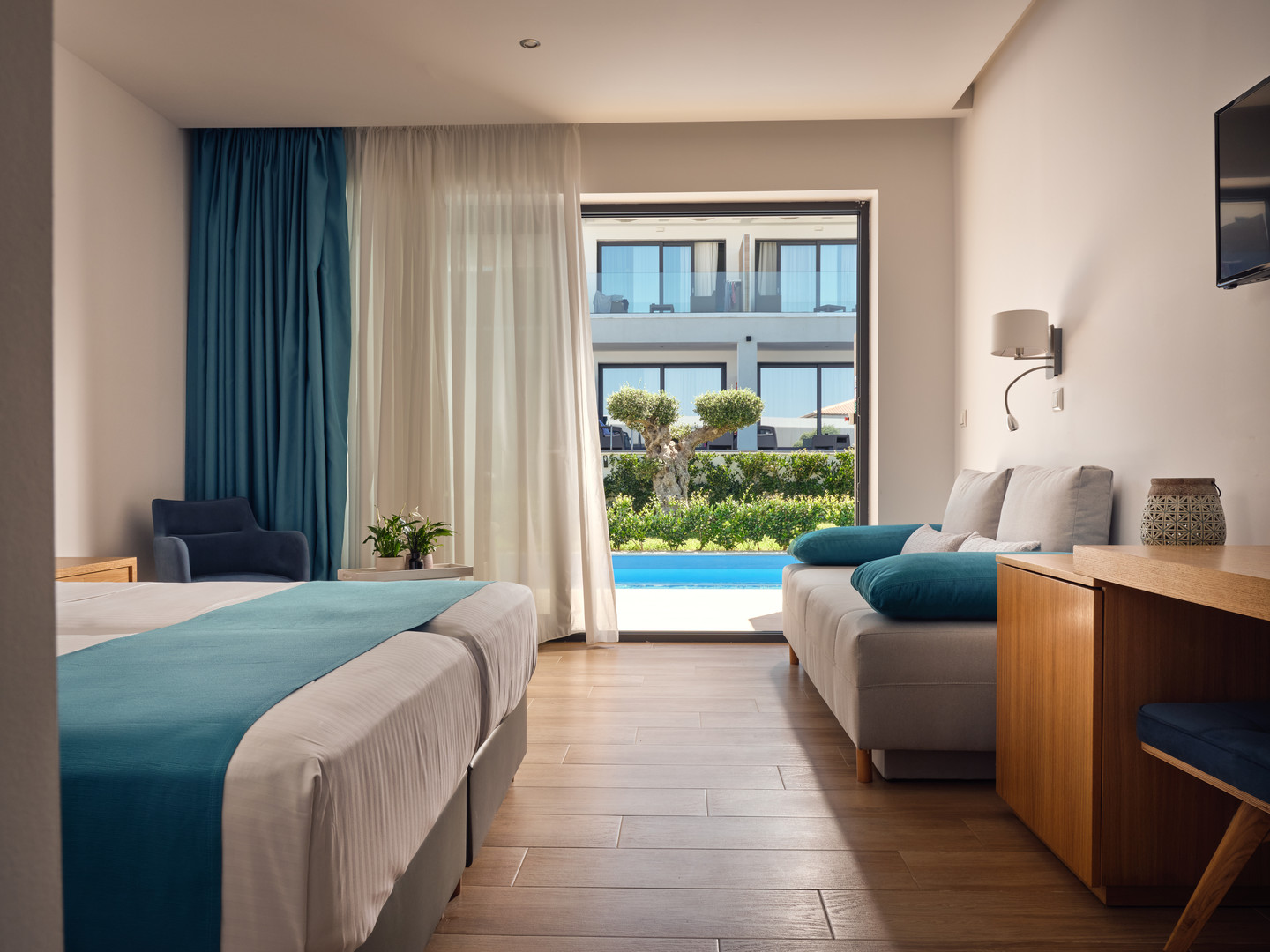 Cavo Orient Beach Hotel & Suites – fotka 6