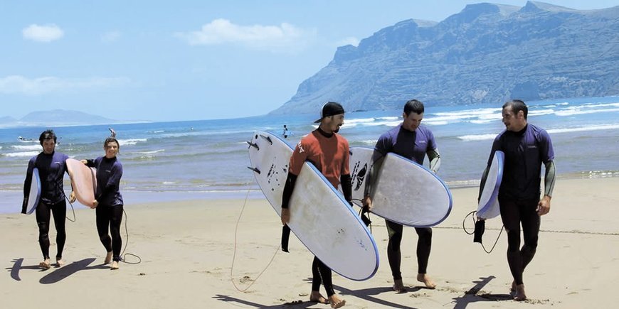 Surfing Famara -  Hotel Papi 