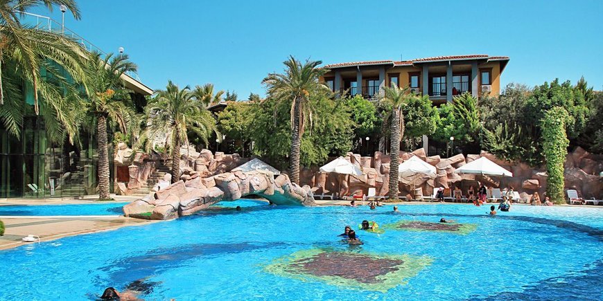 Hotel Holiday & Leisure Club