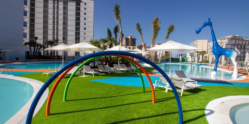 Suitopía - Sol y Mar Suites Hotel