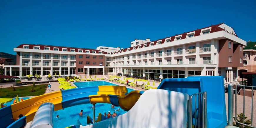 MG White Lilyum Hotel