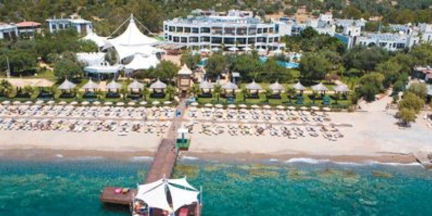 Hotel Latanya Beach Resort