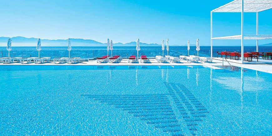 Dimitra Beach Hotel & Suites