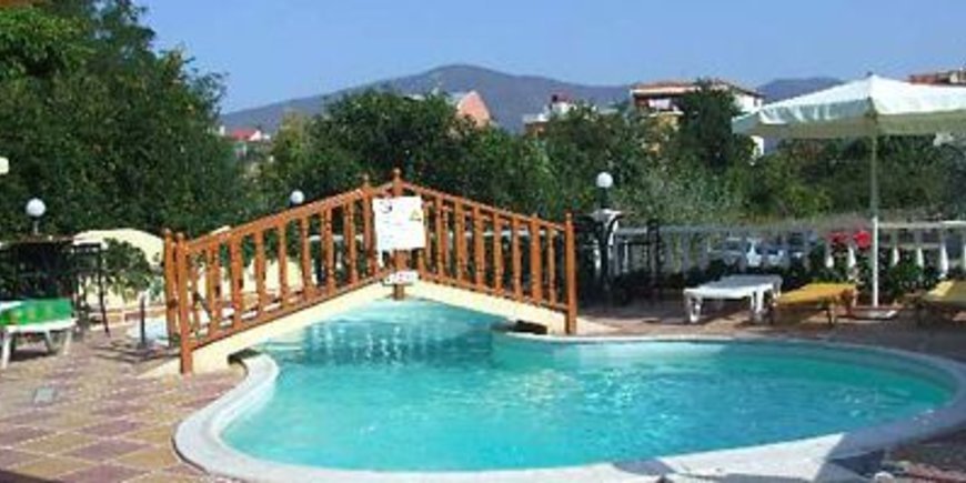 Hotel Maria Studios