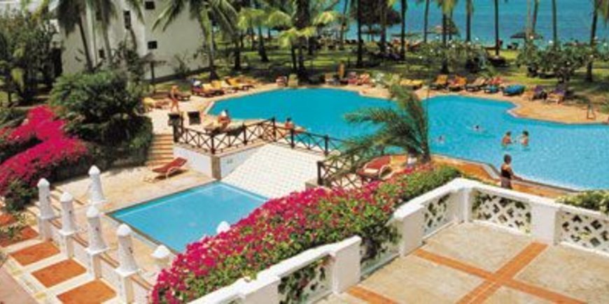 Hotel Serena Beach Hotel & Spa