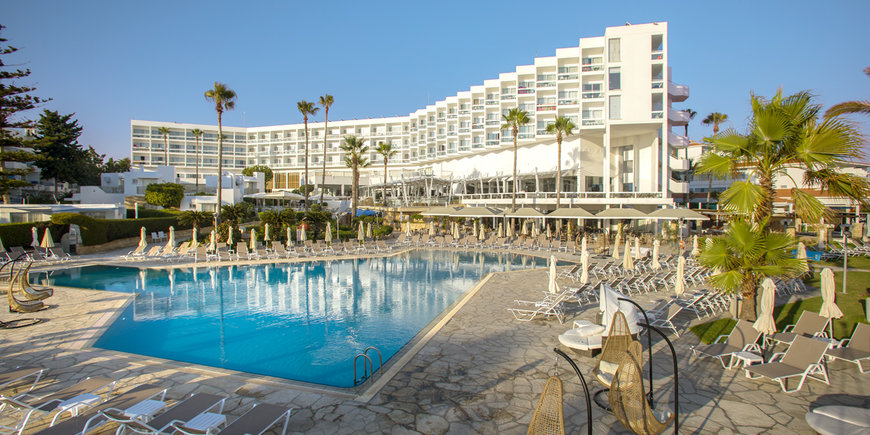 Hotel Leonardo Plaza Cypria Maris Beach & Spa