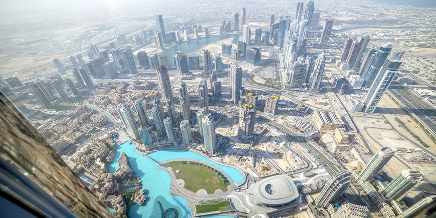 Wieżowce i karawany Zjednoczone Emiraty Arabskie
