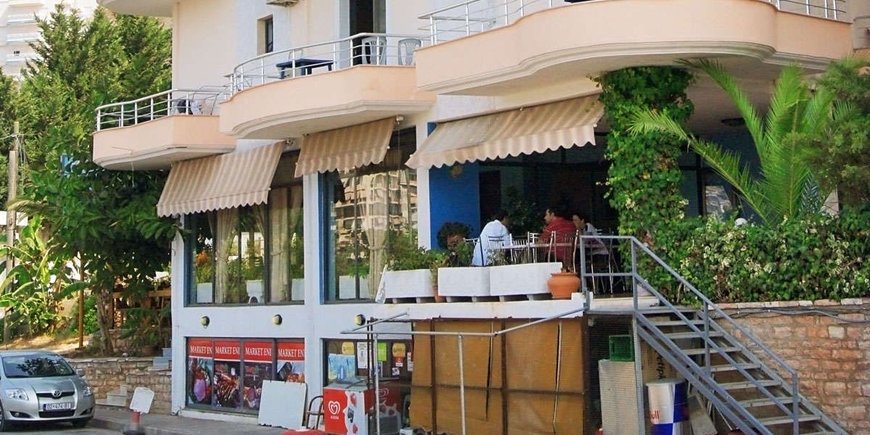 Hotel Strora