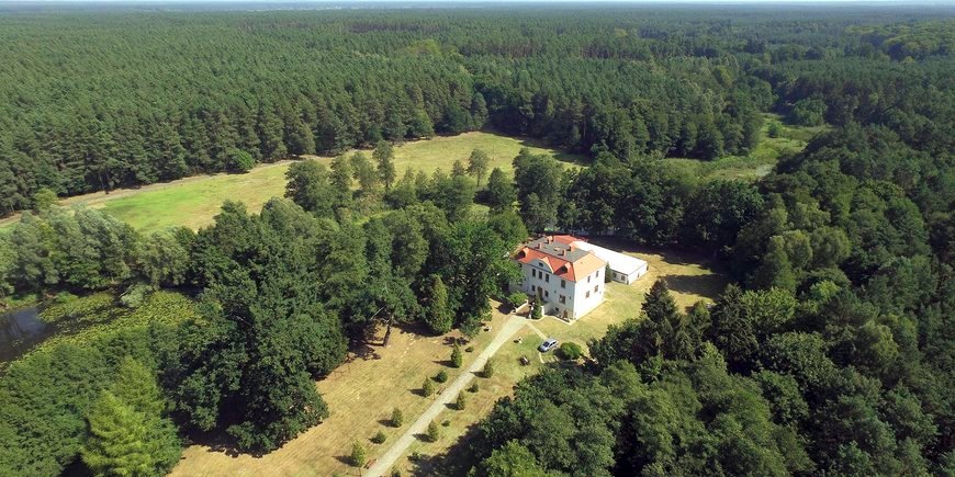 Pałacyk Łąkomin – Grill & Chill Resort