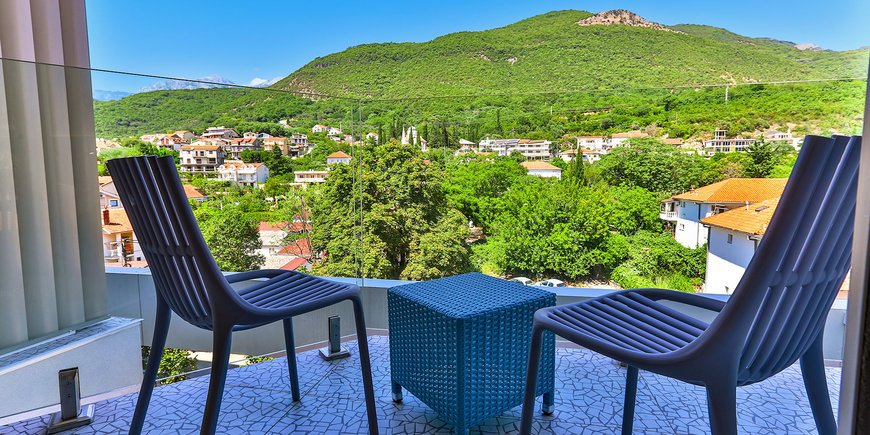 Carine Hotel Kumbor Czarnog  ra Wczasy  Opinie ITAKA