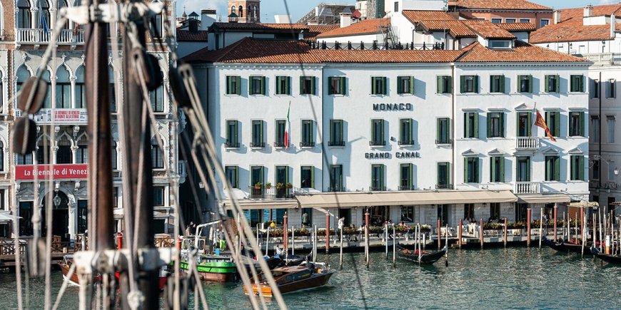 Hotel Monaco & Grand Canal