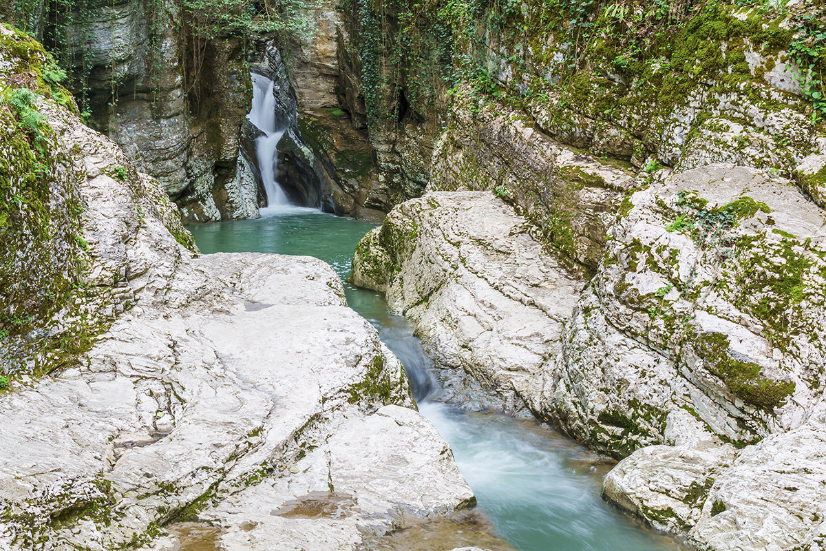 Агурский водопад живопись масло