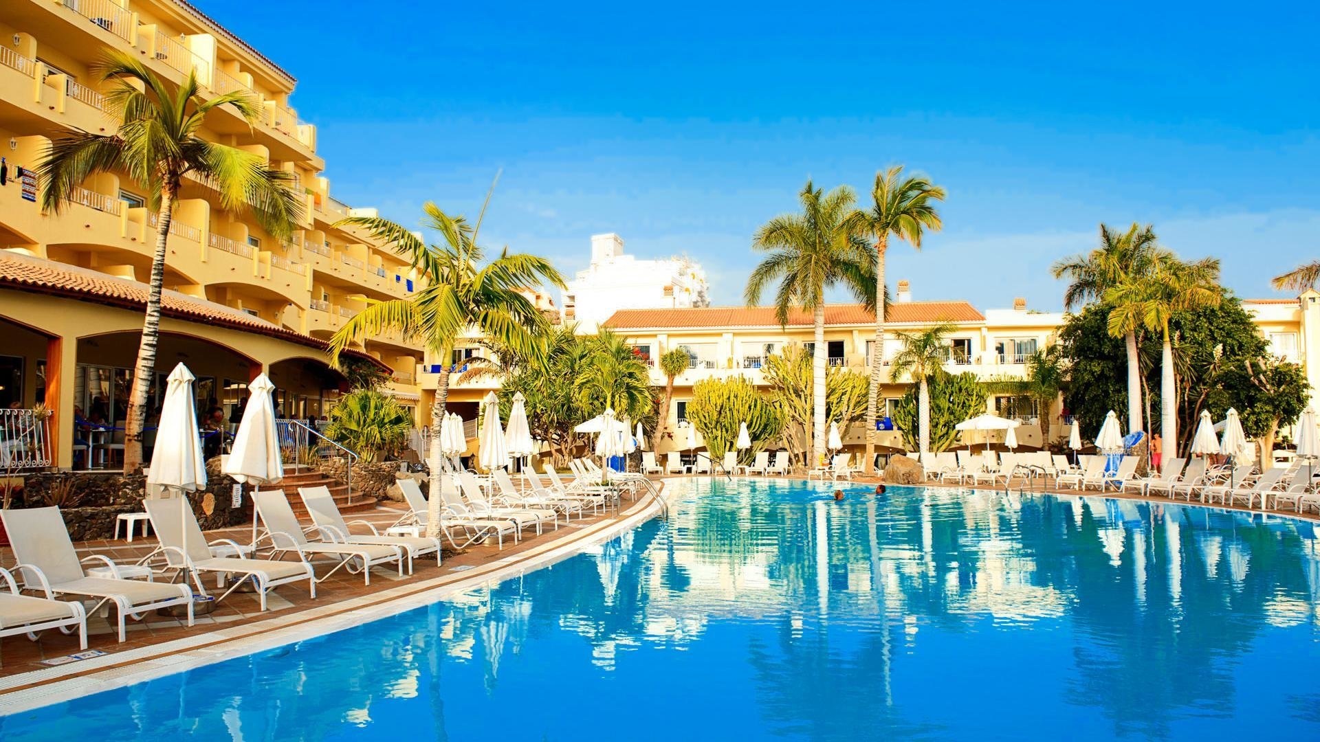 R2 Buganvilla Hotel & Spa