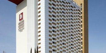 Breaking Business Hotel