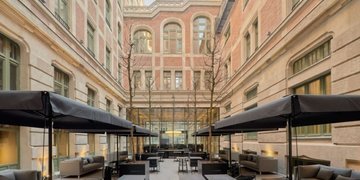 Kozmo Hotel Suites & Spa