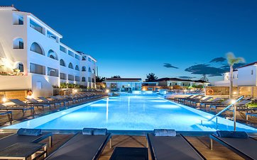 Hotel Azure Resort & Spa