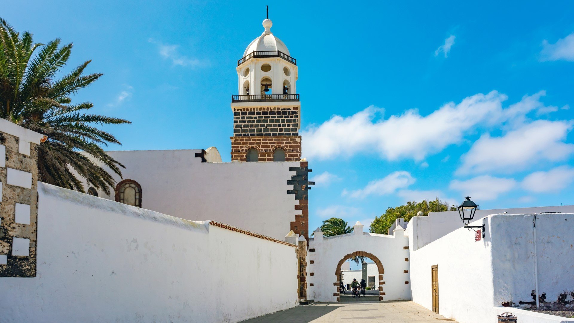 Wczasy i wycieczki Lanzarote, Wyspy Kanaryjskie wakacje 2023 Biuro Podróży ITAKA Wczasy i wycieczki Lanzarote, Wyspy Kanaryjskie wakacje 2023 Biuro Podróży ITAKA