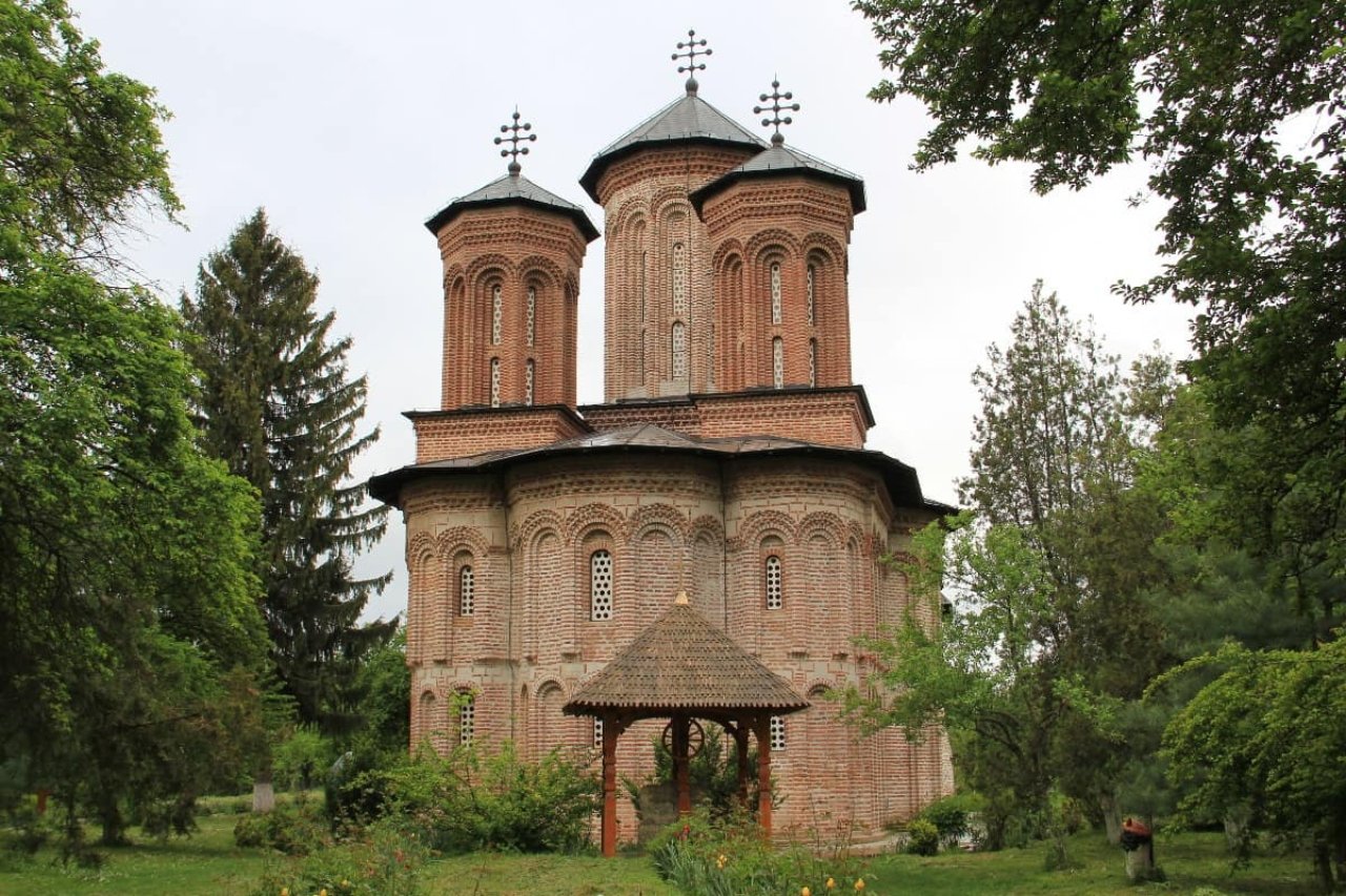Pałac Mogosoaia, zwiedzanie klasztorów Snagov i Caldarusani 