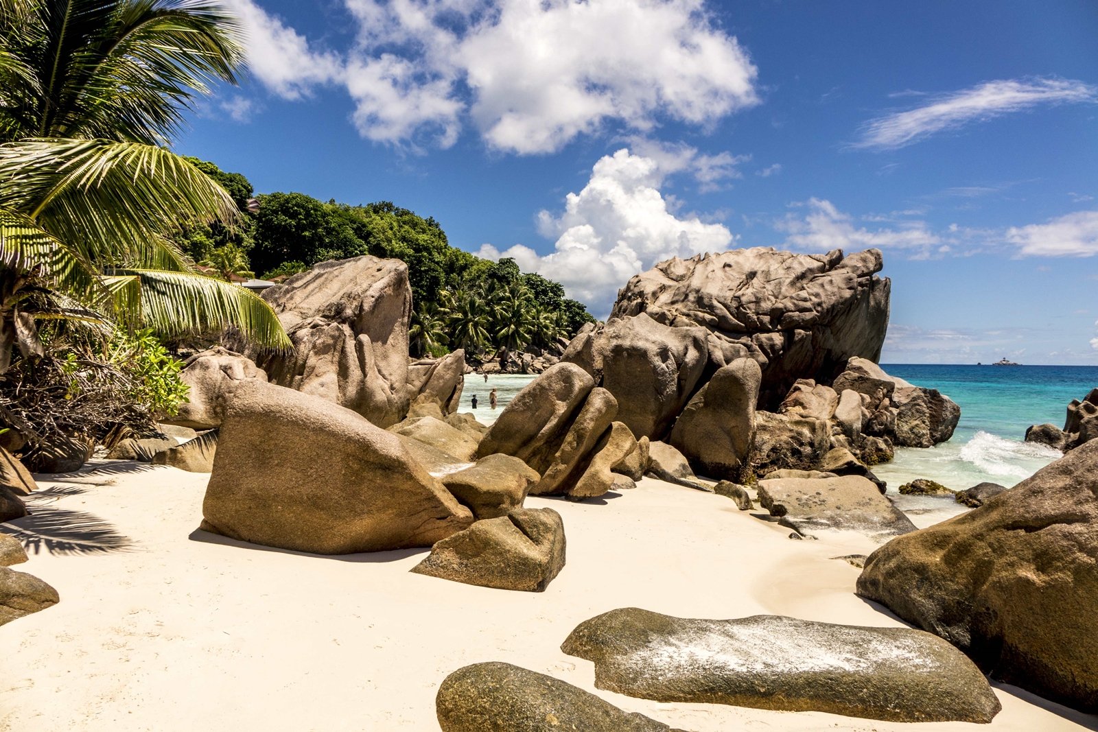 La Digue: Kola a pláže z Praslinu