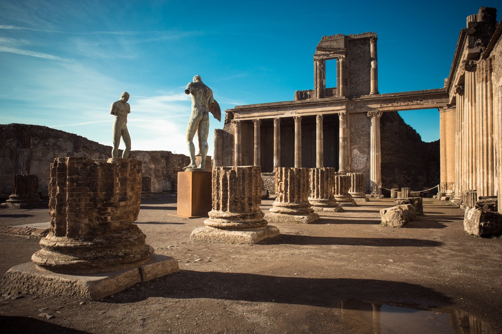 Pompeja un Herkulāna (izlaist rindu)