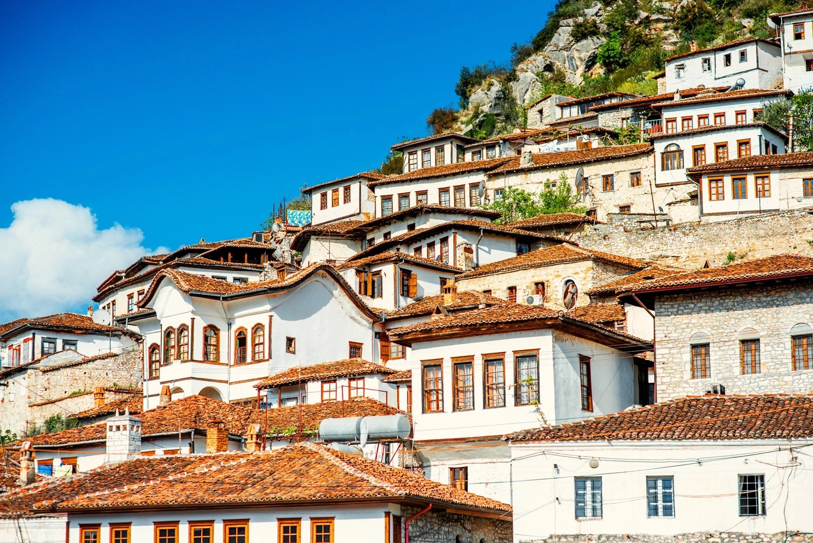 Berat – miasto tysiąca okien i dziedzictwo UNESCO z czeskim przewodnikiem