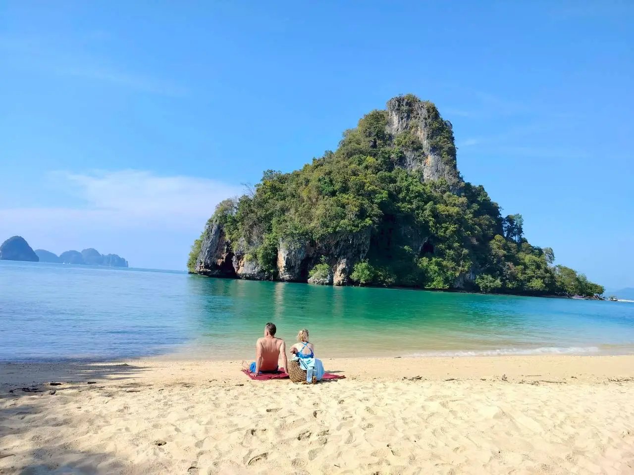 Hong Island – ukryta laguna, plaże i snorkeling