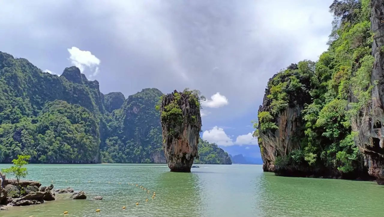 hang Nga Bay – wyspa Jamesa Bonda, kajaki i wioska Koh Panyee (wyjazd z Koh Lanta)