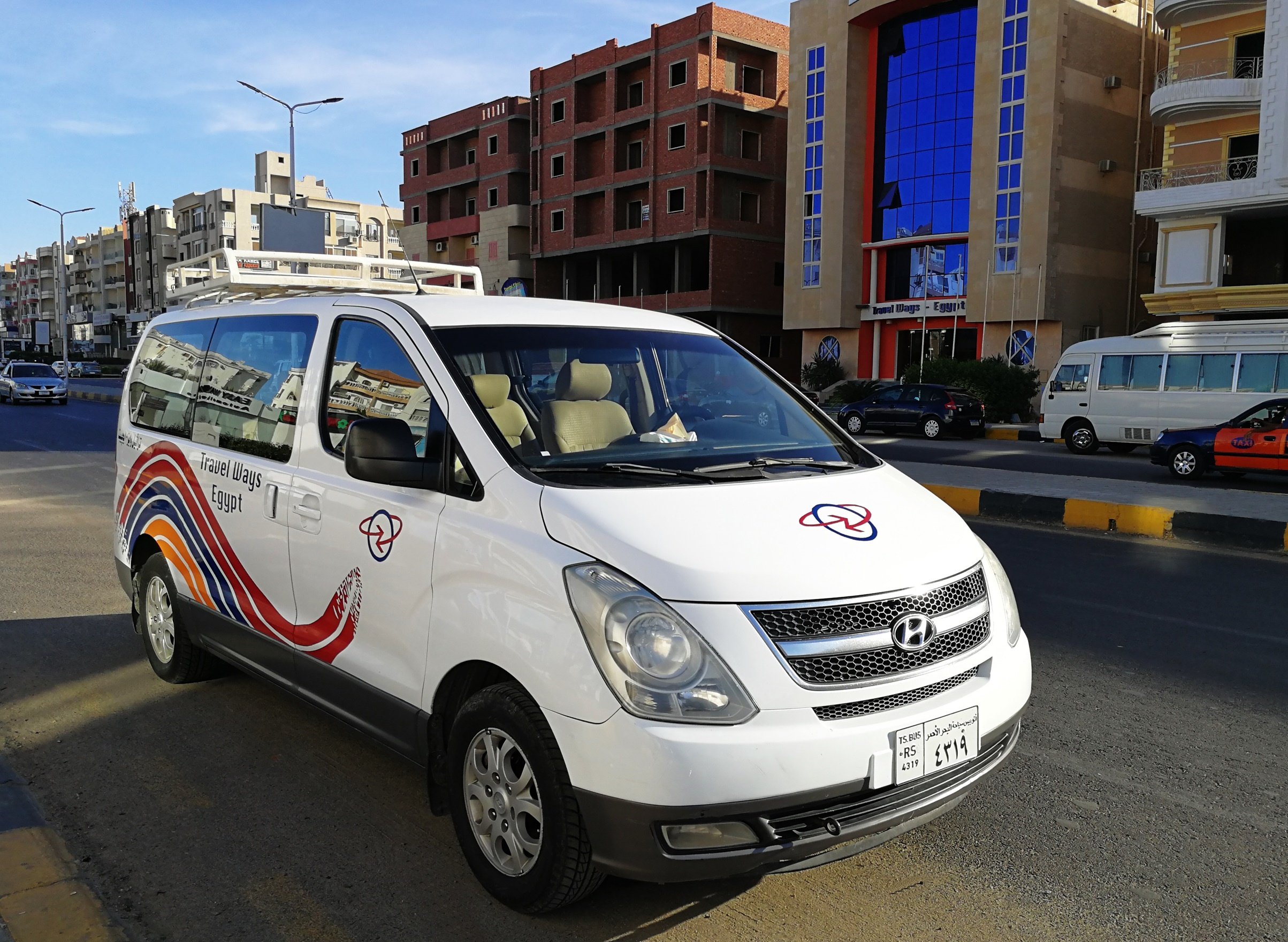 Prywatny transfer minibusem z hotelu na lotnisko w Hurghadzie (3-7 osób)