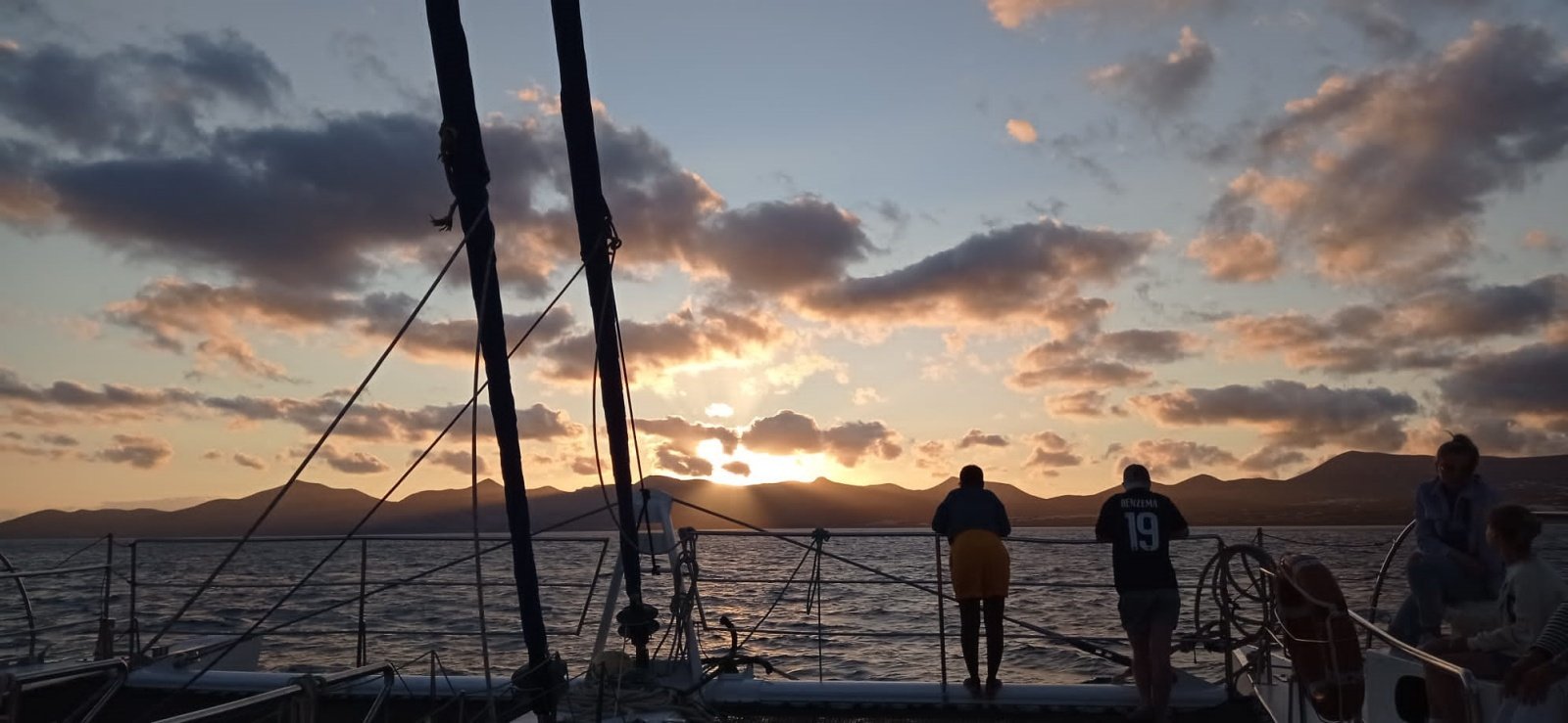 Rejs o zachodzie Słońca z Costa Teguise i Puerto del Carmen