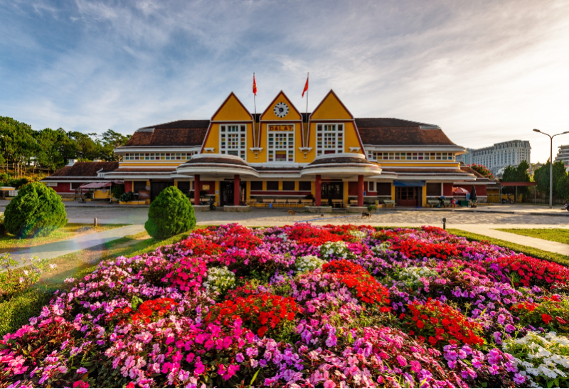 Da Lat z Mui Ne - wodospady, świątynie i niezwykła architektura 