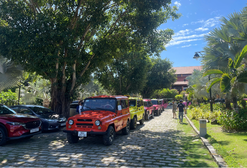 Wycieczka Jeepem po Mui Ne – Białe i Czerwone Wydmy