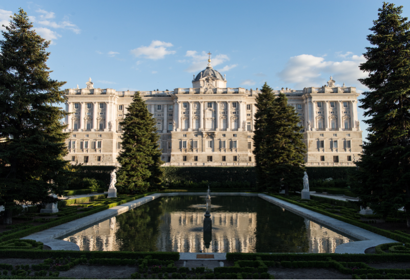 Královský palác v Madridu pro malou skupinu