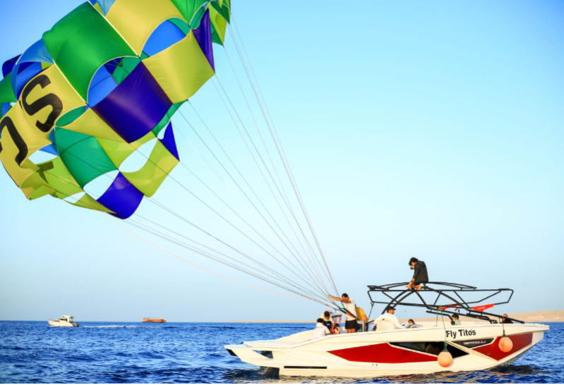 Rejs semi-submarine i parasailing – podwodna przygoda i lot nad morzem