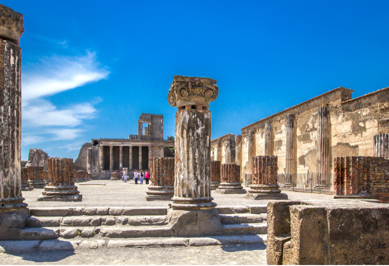 Pompeje i Sorrento z Neapolu - starożytne ruiny i wybrzeże Amalfi